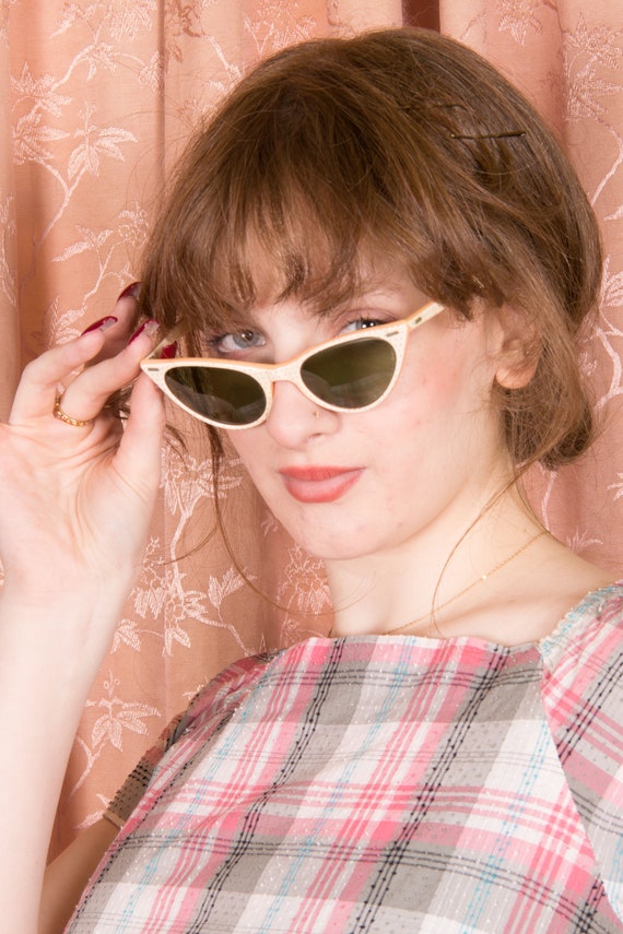1950s Sunglasses - Sassy Vintage 50s Rockabilly C… - image 3