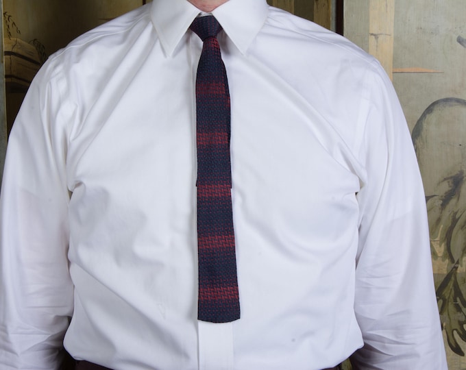 Vintage 1960s Sporty Brocade Square Bottom Tie in Lustrous Navy Blue with Red Houndstooth Style Print