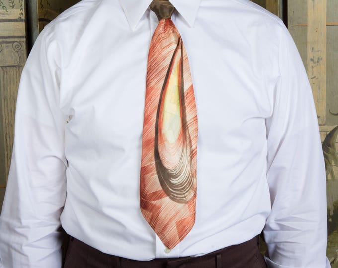 Vintage 1940s Striking Airbrush Handpainted Wide Tie with in Autumnal Paisley