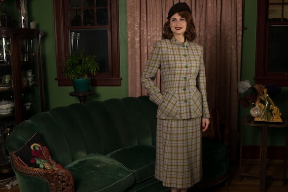 1940s Suit - Sporty Wool Tweed Early 50s Plaid Suit in Green Autumnal Palette with Great Pockets