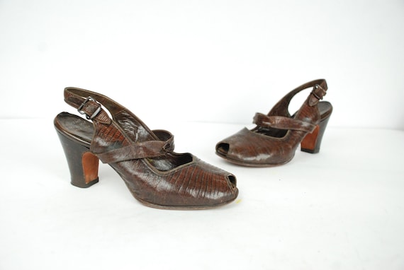 Vintage 1940s Shoes - Size 4 to 4.5 - Fantastic Br