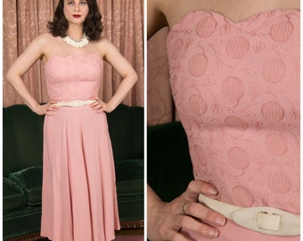 1950s Dress - Vintage 50s Strapless Dress Sundress in Perfect Pink Linen-Look Rayon with Scalloped Bodice