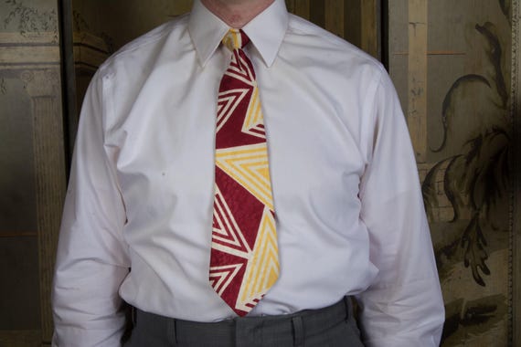 Vintage 1940s Ultra Shiny Satin Tie in V for Victory Chevrons by Arrow