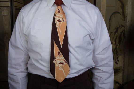 Vintage 1940s Boldy Shiny Brocade Wide Tie with both Printed Roses and Brocade Rosettes