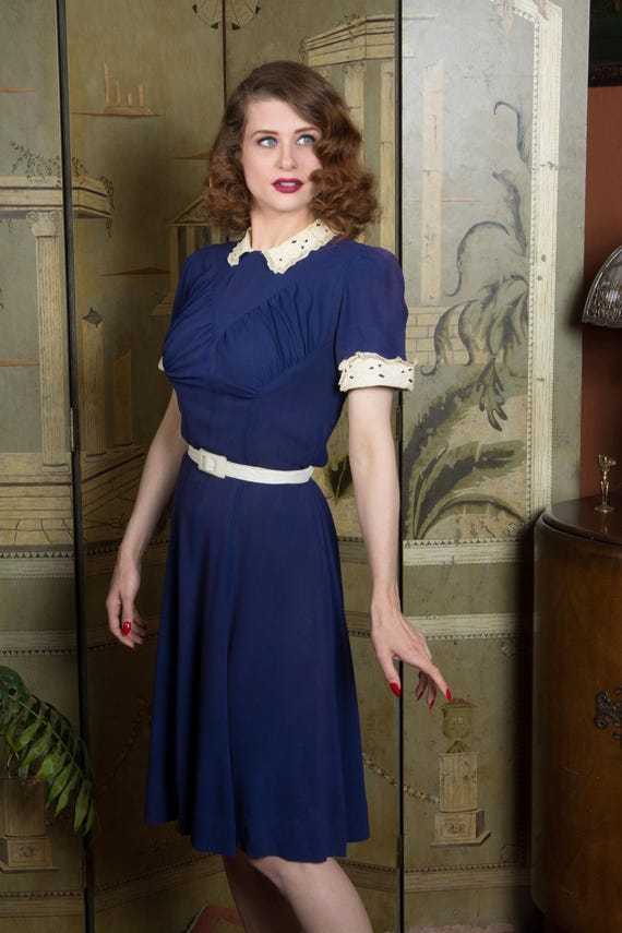 Late 1930s Cute Juniors Style Day Dress in Ruched… - image 18