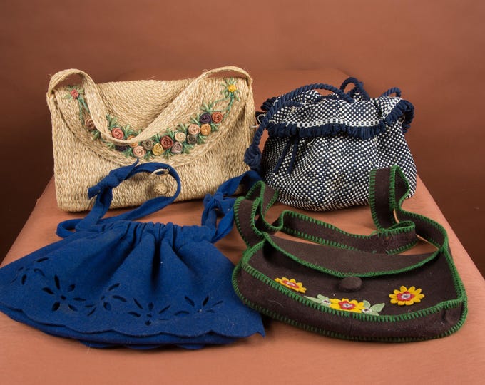 Lot #69 A Group of 4 1940s 50s Handbags WOUNDED BIRDS SALE