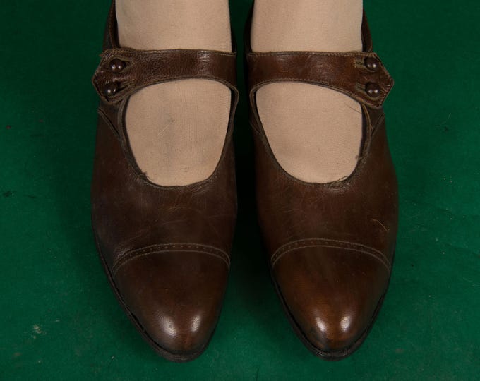 1920s Shoes -  Size 5.5 6 - Quintessential Deadstock Vintage 20s Suede Mary Jane in Chestnut Brown Leather