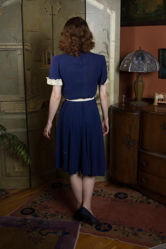 Late 1930s Cute Juniors Style Day Dress in Ruched… - image 12