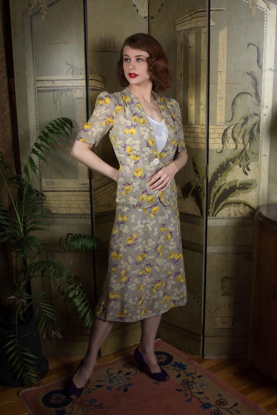 1930s Dress Set Late 30s Floral Rayon Bemburg Skirt with Matching Jacket in Grey with Yellow, White and Purple Daisy Print