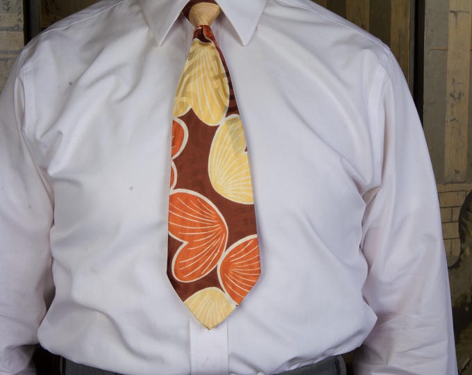 Vintage 1940s Lustrous Brocade Wide Tie with Orange and Yellow Shell Shapes on Brown
