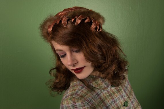 1950s Hat - Lovely Fawn Mink Fur Vintage 50s Hat Crown Style Hat with Pressed Satin Leaves