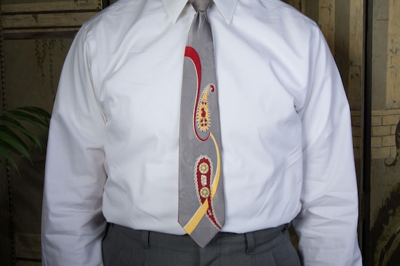 Vintage 1950s Ultra Shiny Satin Tie in Silver with Paisley Print and Fleur de Lis Brocade