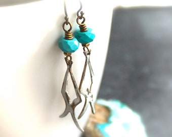 Boucles d’oreilles Turquoise - Patine de lavage blanc, boucles d’oreilles de goutte de dangle, queue de poisson tribale, bijoux de boho de pierre