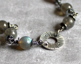 Labradoriet sterlingzilveren armband: geoxideerde boho-edelsteensieraden