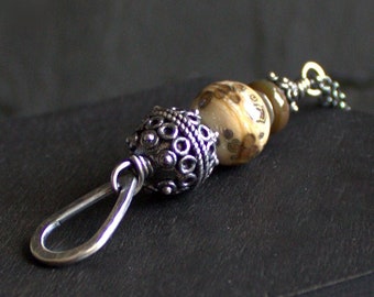 Geoxideerde sterlingzilveren hanger: boho-sieraden van ambachtelijk glas