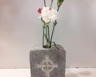 Soapstone Vase with engraved Presbyterian cross 12082402