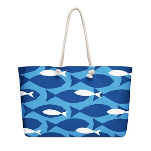 Draagtas met geometrische visprint: marineblauwe weekendtas