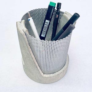 Concrete & Aluminum Pen Holder: Modern Industrial Desk Organizer