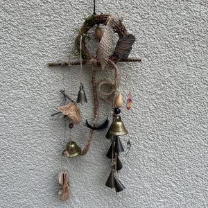 Traditionelle handgefertigte  Hexenglocke für Hexen Haus.  Entdecke die Magie und den Schutz des bewussten Moments  - Magisches Geschenk