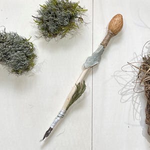 Penna da strega fatta a mano - penna grimorio - penna calligrafica realizzata con materiali naturali, penna a inchiostro mago, regalo magico per le streghe