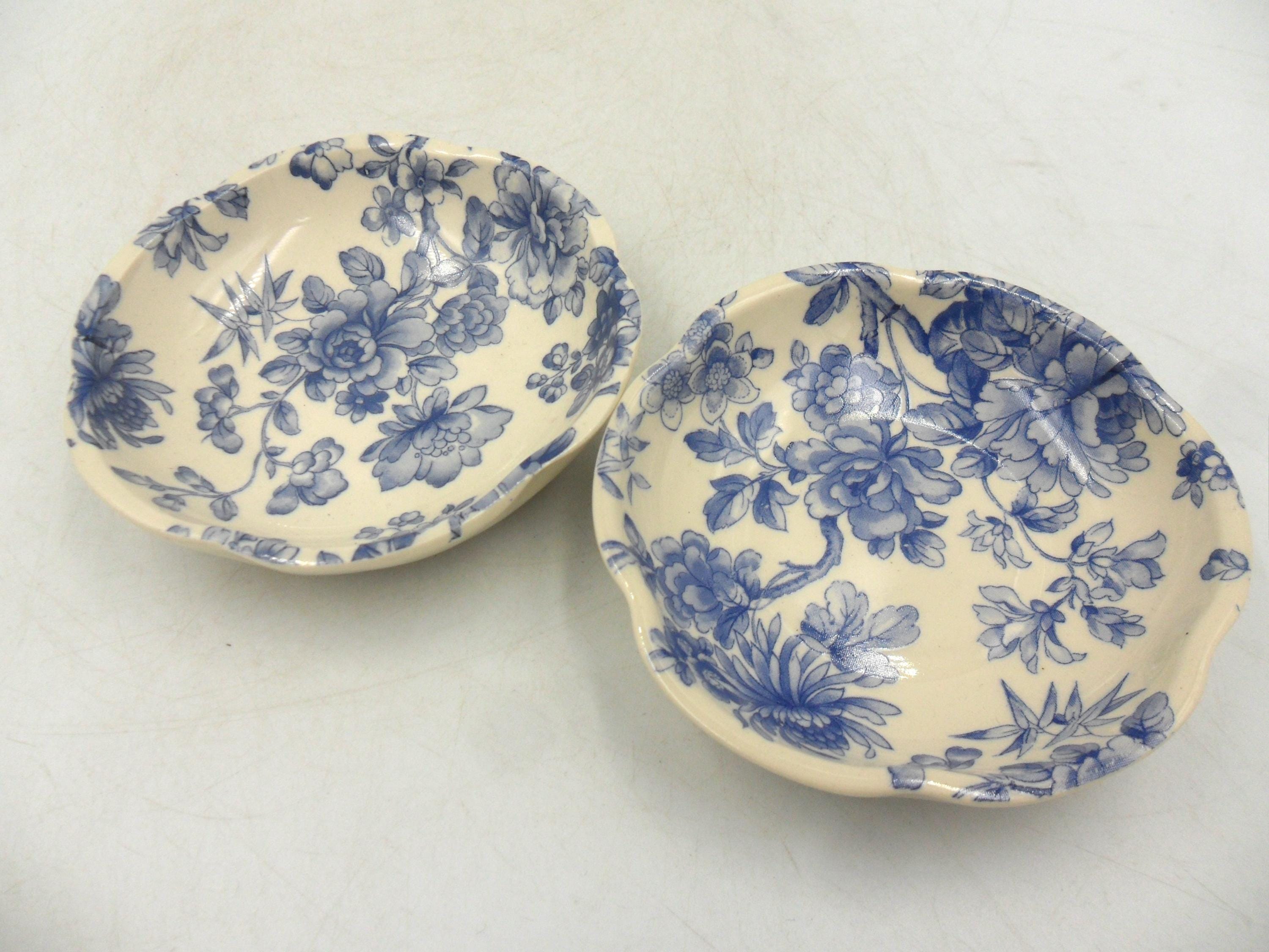 ヘロンクロス陶器のブルーイマリデザインの小さな花びら皿2枚 - Etsy 日本