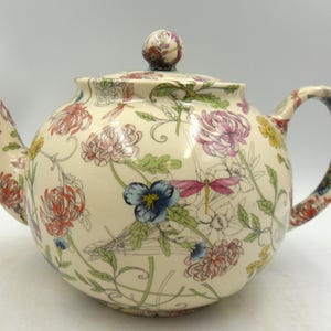 6 Cup teapot in Windsor Gardens Design by Heron Cross Pottery