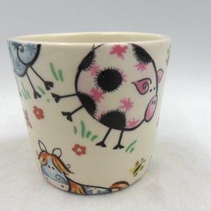 Een mooi klein suikerpotje in een schattig, te gek boerderijontwerp van Heron Cross Pottery