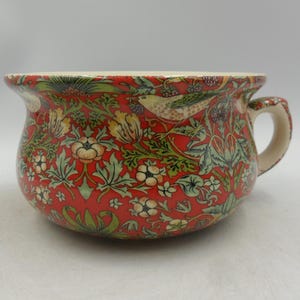 Small chamber pot planter in William Morris Red Strawberry Thief design by Heron Cross Pottery.
