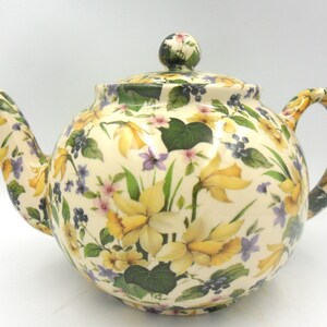 Six Cup Teapot In Crazy Farm Design By Heron Cross Pottery
