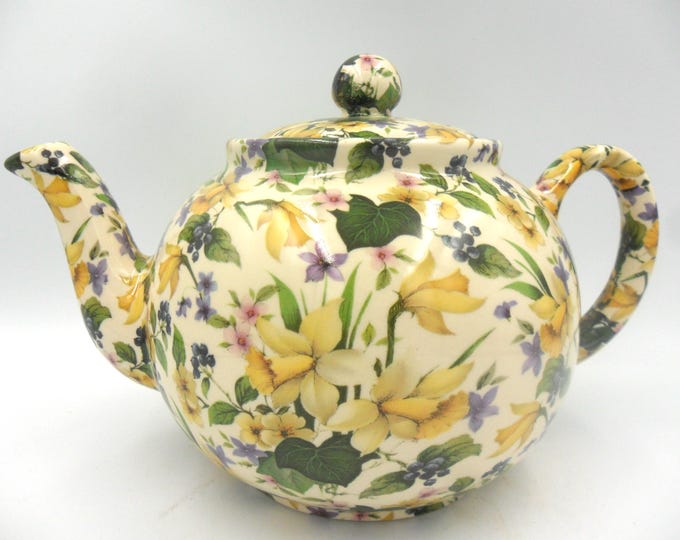 Six Cup Teapot In Crazy Farm Design By Heron Cross Pottery - View #2