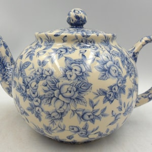 6 Cup teapot in Blue Blossom Chintz Design by Heron Cross Pottery