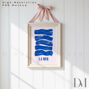 Heller Holzrahmen Mockup: DINA A4 Kokette Rosa Band | JPG & PSD