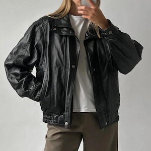 Oversized Black Leather Bomber Jacket: Women&#39;s Sheepskin Overcoat
