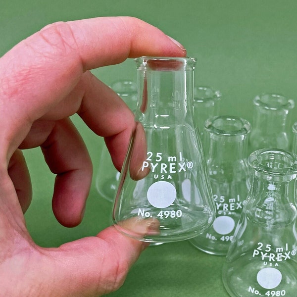 Set of nine 25 mL Pyrex conical flask // Vintage scientific laboratory glassware // Erlenmeyer flask