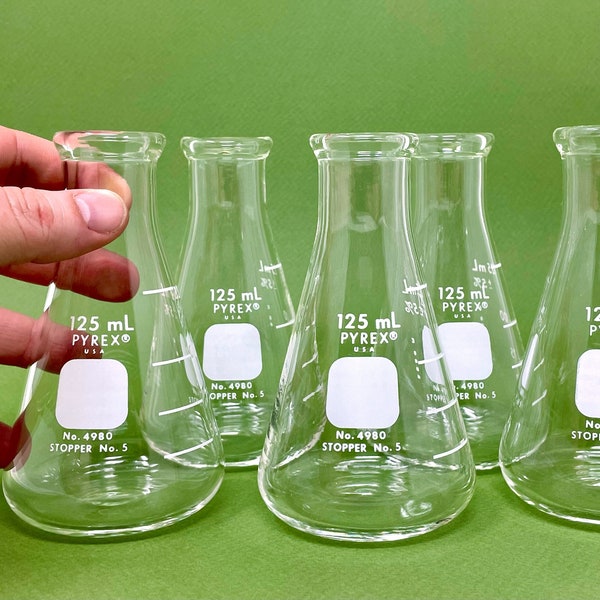 Set of five 125 mL Pyrex conical flask // Vintage scientific laboratory glassware // Erlenmeyer flask