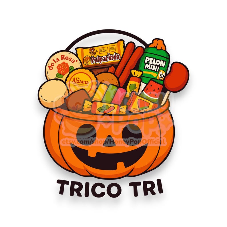 Peut inclure: Un r&eacute;cipient orange en forme de citrouille rempli de divers bonbons et sucreries. Le r&eacute;cipient a un visage souriant et le texte "TRICO TRI" en dessous. Les bonbons comprennent une barre "Pulparindo", une bouteille "Pelon Pelo Rico" et d'autres friandises color&eacute;es.