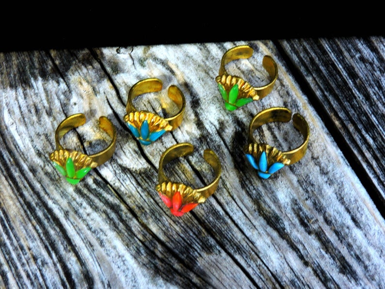 Vintage egipcio latón incrustado HATHOR NILE LOTUS anillo | Etsy