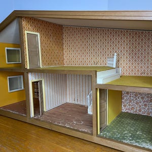 Vintage 1970s Lundby Original Dollhouse (1:16 Scale)