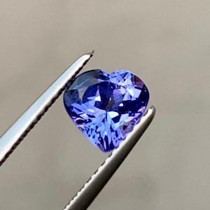 1.00 carats Blue Tanzanite Stone Heart Cut from Tanzania