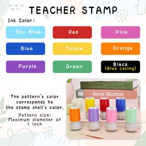 K&ouml;nnte beinhalten: Eine Auswahl an Lehrerstempeln in verschiedenen Farben: Himmelblau, Rot, Pink, Blau, Gelb, Orange, Lila, Gr&uuml;n und Schwarz. Der maximale Durchmesser des Stempels betr&auml;gt 2,54 cm. Der Text "TEACHER STAMP" steht oben.