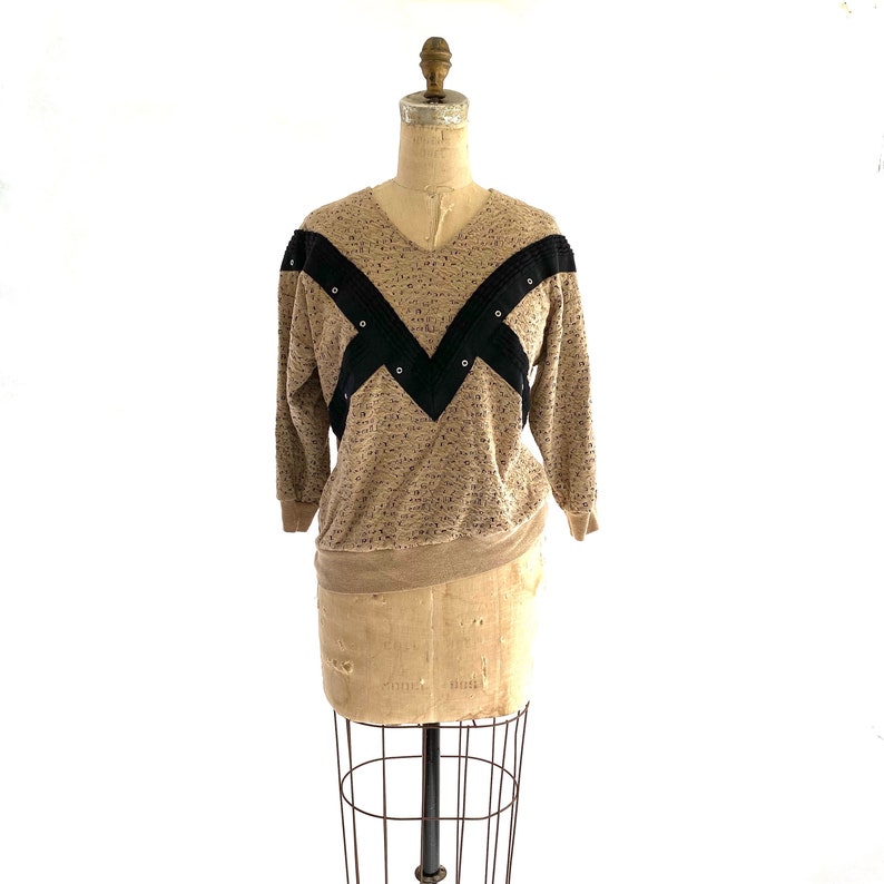 80s black and beige sweatshirt image 2