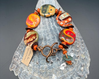 Handcrafted Afrocentric bracelet handcrafted with beads from KENYA (East Africa)