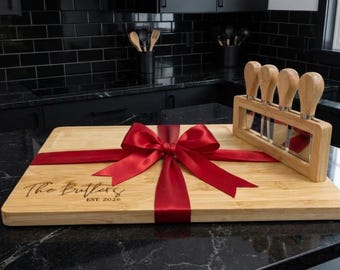 Monogram and Name Engraved Charcuterie Board Personalized, Wedding Gift, House Warming Gift Bamboo Cutting Board, Charcuterie Board