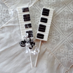 Chocolate Piano Keyboard Lollipops