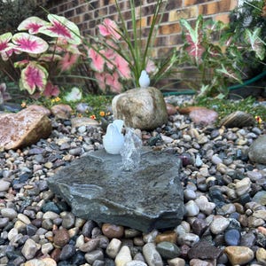 DIY Flagstone River Rock Water Garden: Bird Bath, Bee Waterer