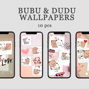 以下が含まれることがあります： さまざまなポーズをとったかわいい漫画のクマが描かれた、10枚のデジタル携帯電話の壁紙のセット。壁紙はピンク、ブラウン、ホワイトのカラーテーマで、「Love」や「Like」などのテキストが含まれています。