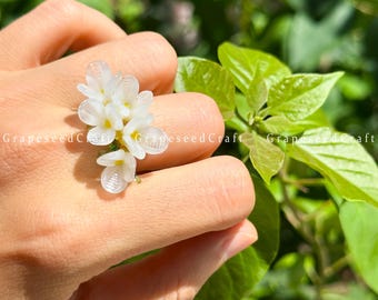 Glass Pear Flower ring,Glass floral ring,Crystal glass butterfly,Glass daisy ring,Lampwork ring,Bridal Bridesmaid ring,Everlasting flower