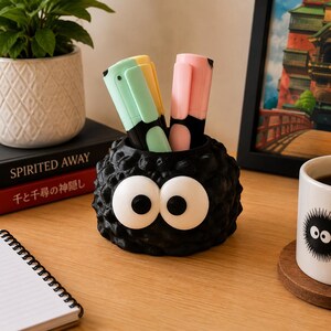 Rußmännchen-Stiftehalter, Chihiros Reise ins Zauberland-Design, Schreibtisch-Organizer im Ghibli-Stil, niedliche Anime-Bürodekoration, 3D-gedruckter Stiftehalter