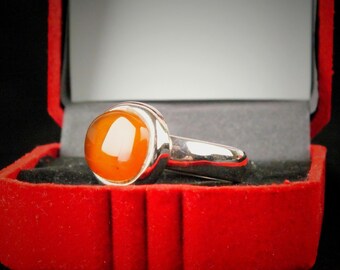 Amazing hand made size 10 Bahrini 990 sterling silver ghulam work with red high quality agate (aqeeq) royal model