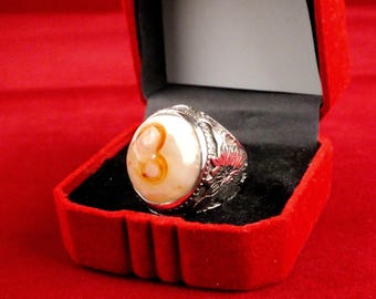 Beautiful hand made size 9 Bahrini 990 sterling silver with eye agate(Baqarani aqeeq)